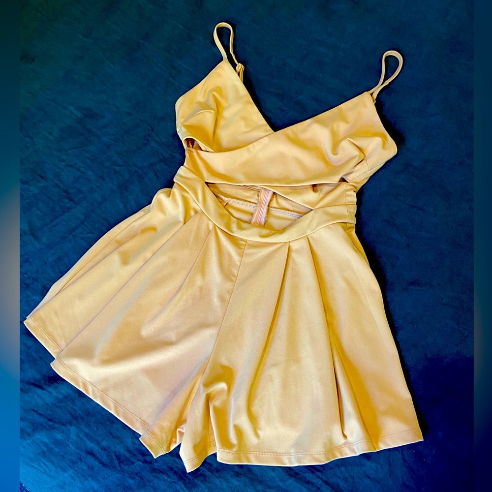 Cutout, soft orange, pleated playsuit